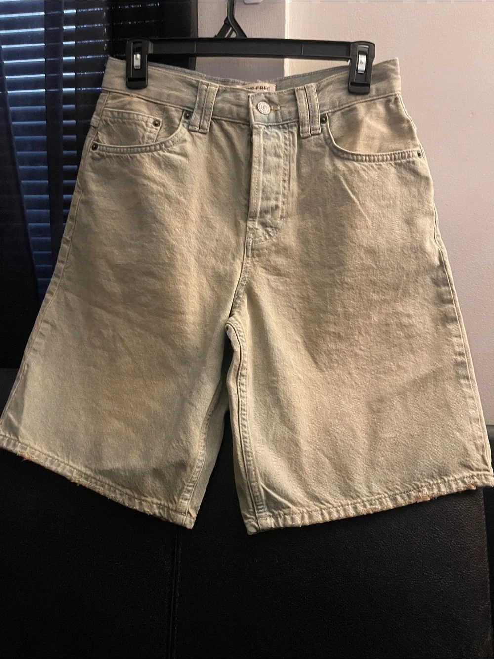 Free People We The Free Women’s Mud Wash Bermuda Denim Jean Jorts Size 25 NWOT